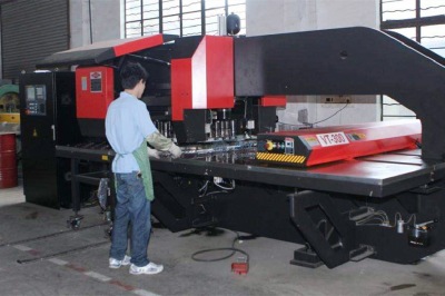 數(shù)控精雕機(jī)開機(jī)之前要進(jìn)行哪些檢查